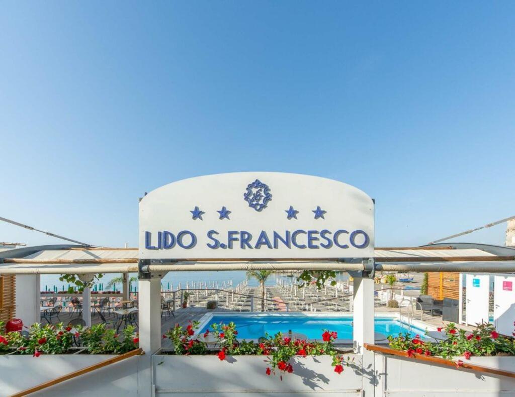 Hotel San Francesco Майори Экстерьер фото