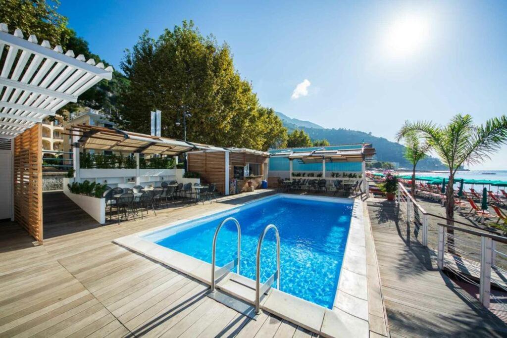 Hotel San Francesco Майори Экстерьер фото