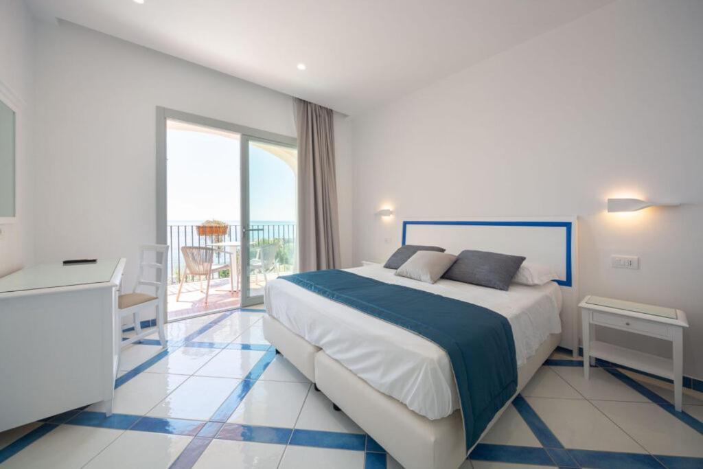 Hotel San Francesco Майори Экстерьер фото